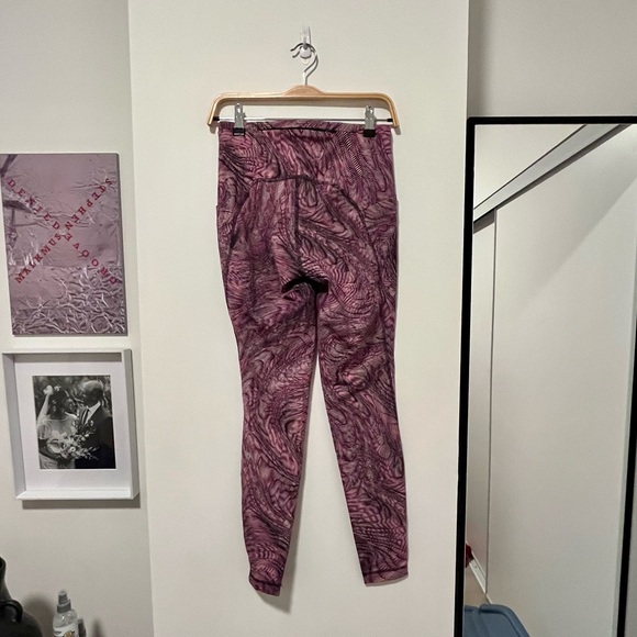 Lululemon Swift Speed High-Rise Tight 28"
Dimensional Sonic Pink … - Picture 6 of 7